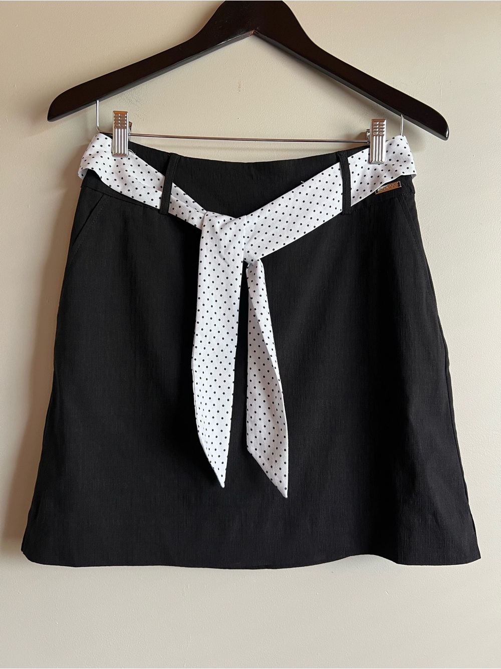 SC & Co Black Skort Size 4 Polka Dot Belt Mini Skirt Shorts Pockets Golf NWT